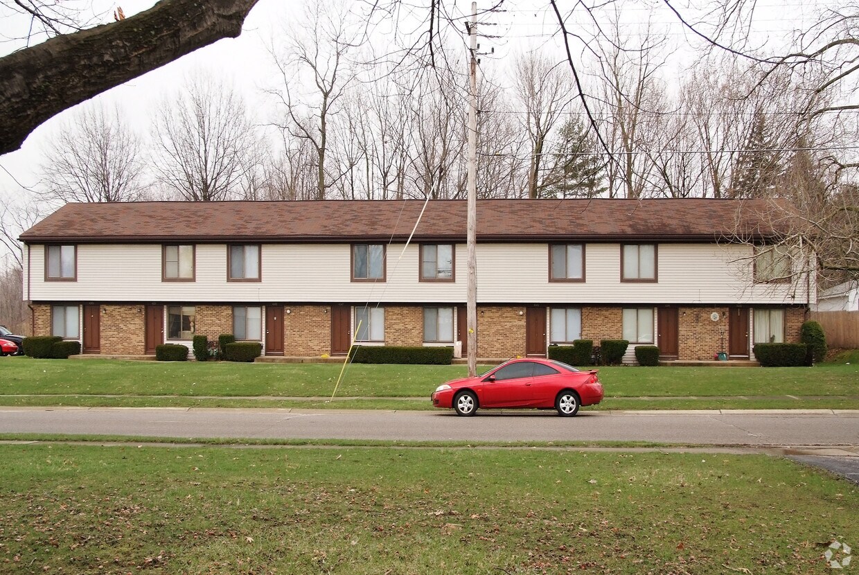 Building Photo - 4339-4353 N Gilwood Dr