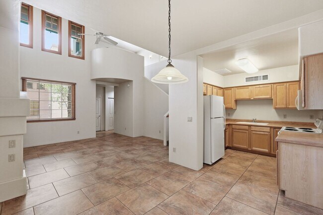 Building Photo - 630 Harvill Dr