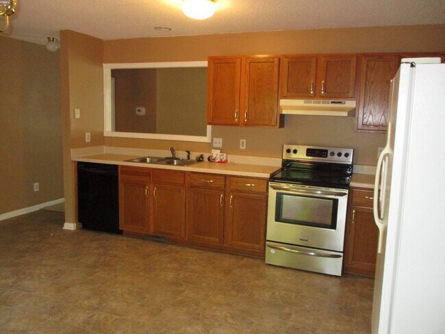 Foto del edificio - 3 Bedroom Home For Rent in the Deertrail Subdivision!