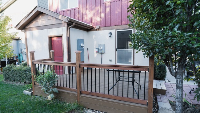 Building Photo - 3686 Paseo del Prado