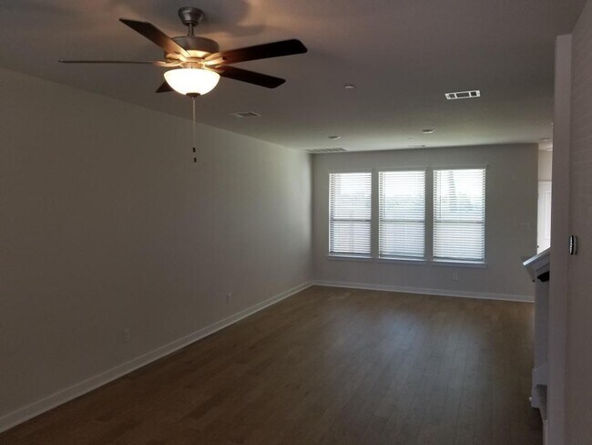 Foto del edificio - 2500 Forest Creek Dr
