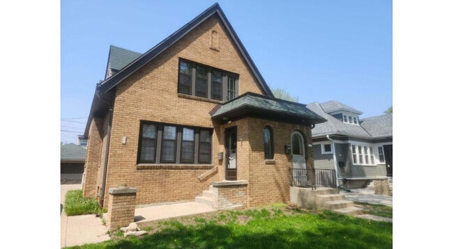 Building Photo - 2533 N 72nd St