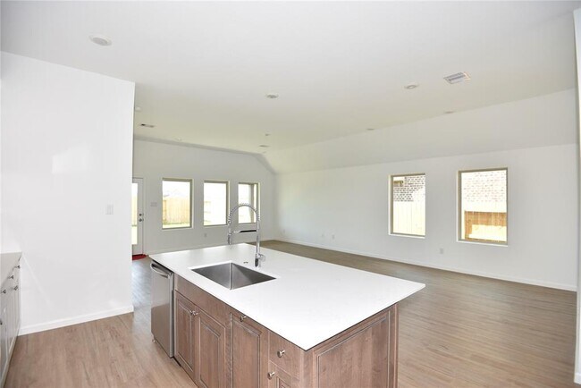 Building Photo - 27115 Sunflower Gln Ln