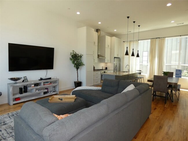 Photo - 2317 Moser Ave Townhome