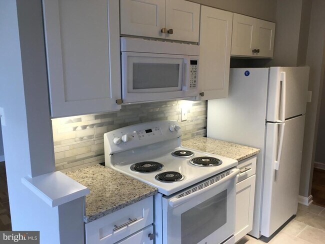 Foto del edificio - 4301 Massachusetts Ave NW