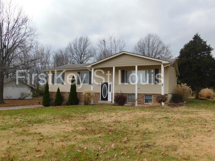 Primary Photo - 13 Graystone Dr