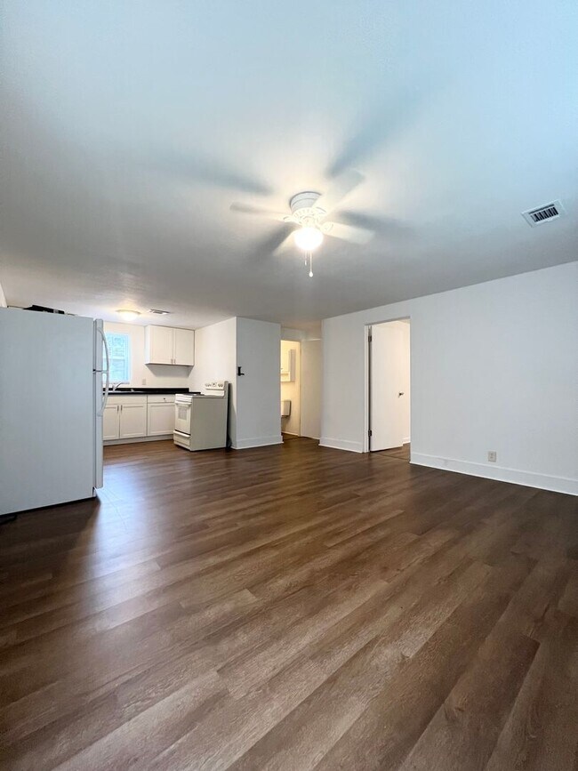 Foto del edificio - 3 Bedroom Home in Kalamazoo