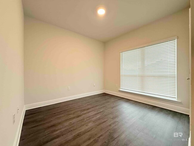 Foto del edificio - 30837 Semper Dr