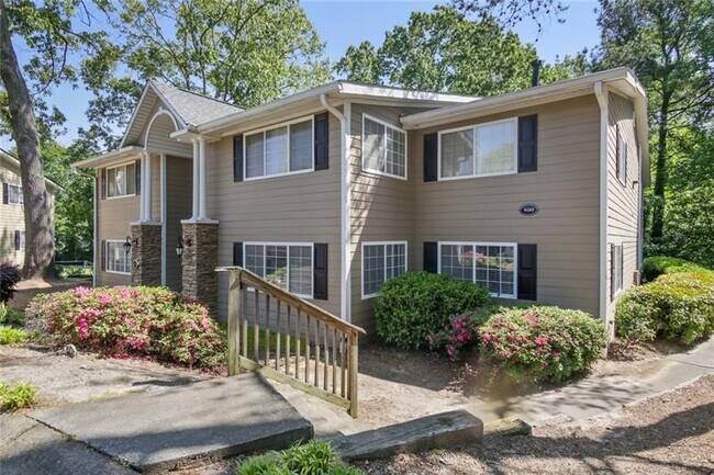 Building Photo - 1468 Briarwood Way NE
