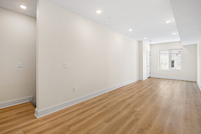Foto del edificio - 5217 Warren St