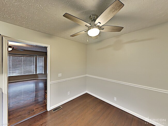 Building Photo - 206 Township Dr