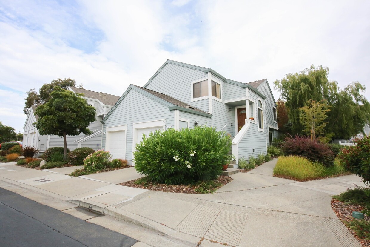 Primary Photo - Harbor Bay Alameda Townhouse In Brittany B...