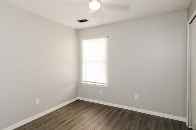 Foto del edificio - 118 W Waverly Pl Ct