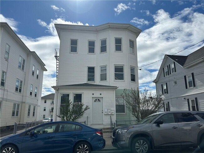 Foto del edificio - 38 Larch St