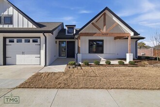 Building Photo - 3430 N Ironwood Ave