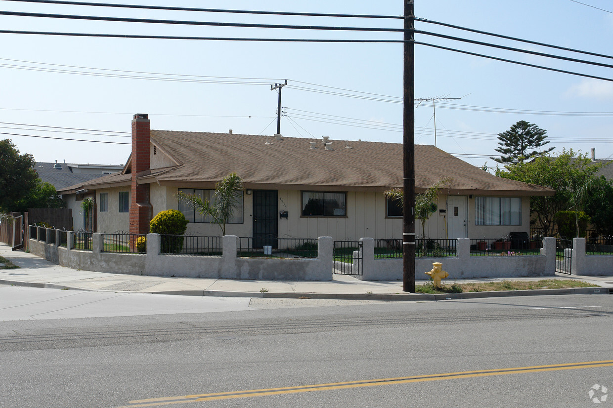 Primary Photo - 4932-4935 Olds Rd