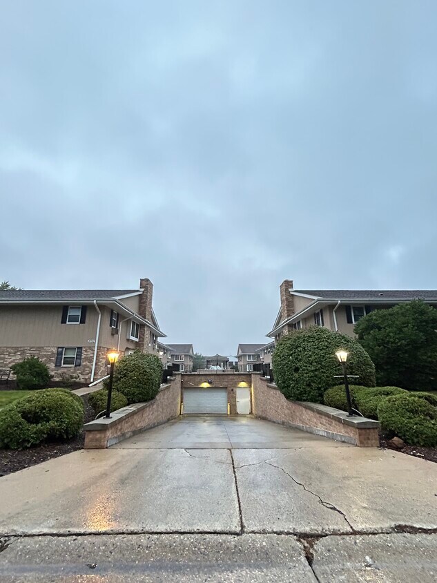 Foto principal - 5700 W Wahner Ave