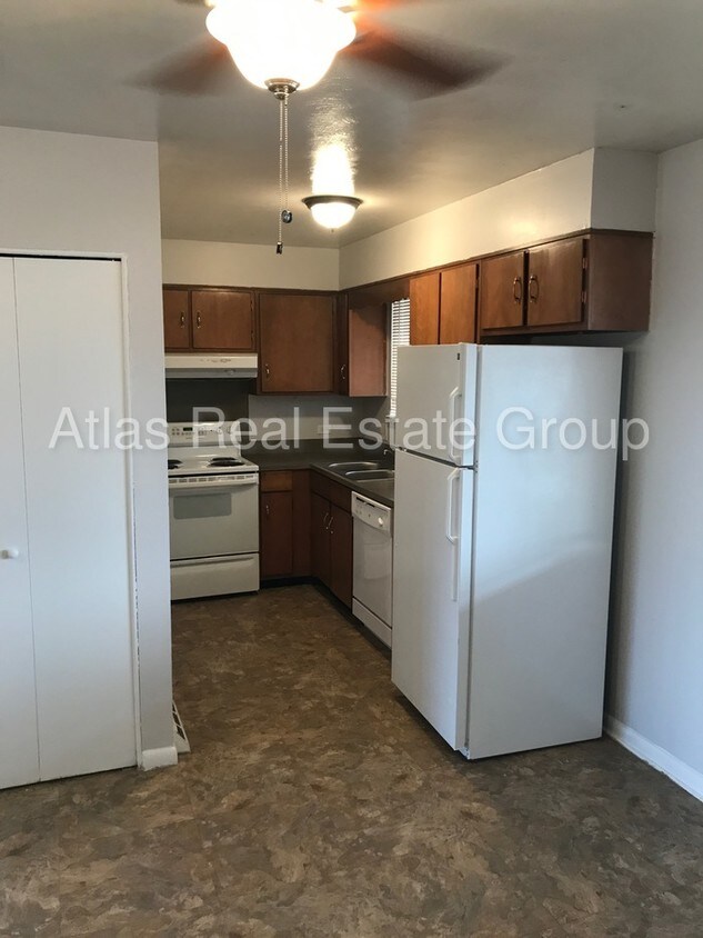 Primary Photo - 5320 S Elati St