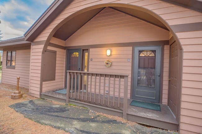 Building Photo - 4 Jack O'Lantern Dr