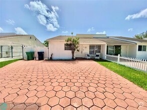 Building Photo - 416 SW 96th Ct