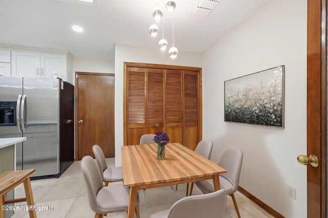 Foto del edificio - 5404 Spring Brook Rd