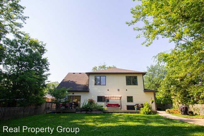 Building Photo - 4 br, 2.5 bath House - 1407 Pearl Ave