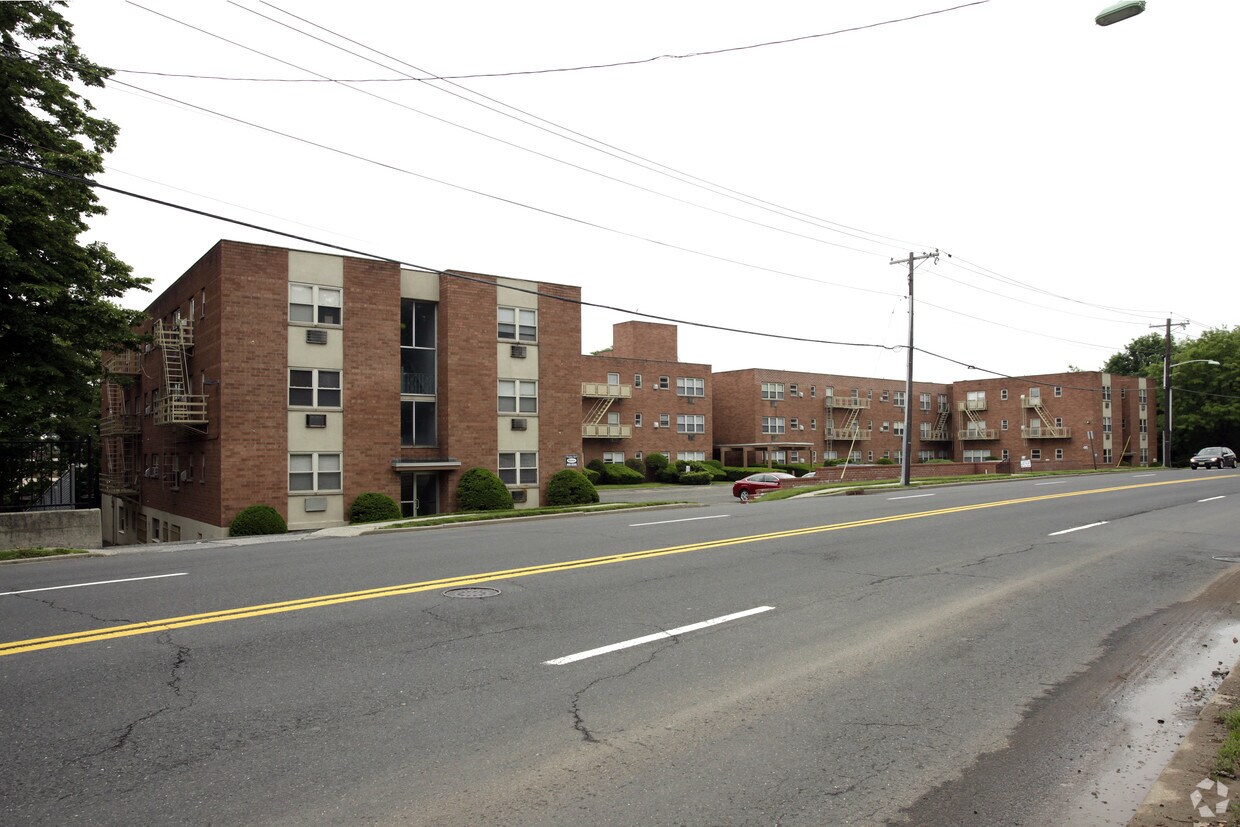 Parkwood Apartments Hackensack, NJ