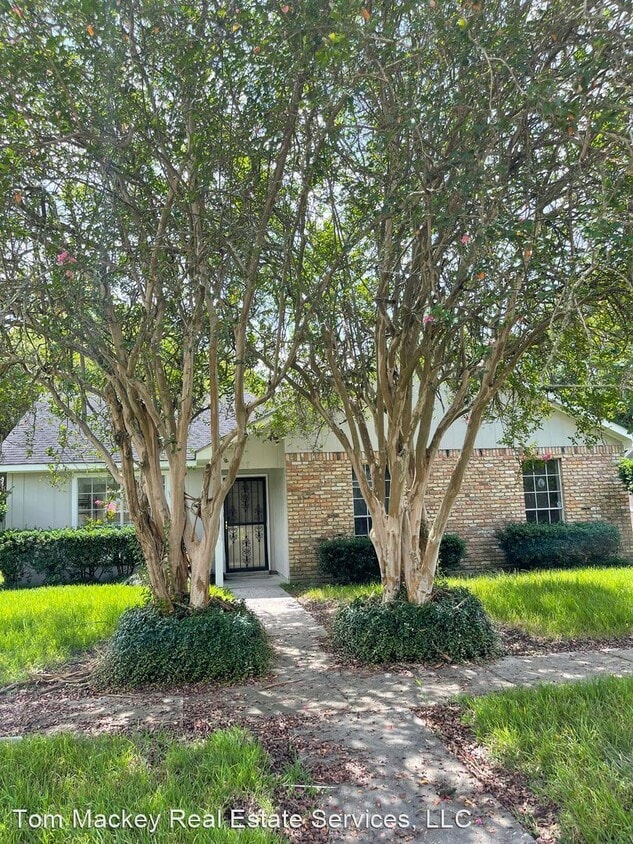Primary Photo - 3 br, 2 bath House - 1837 General Mouton Ave.