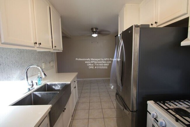 Foto del edificio - 1250 S Brookhurst St