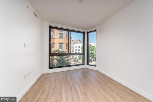 Foto del edificio - 1630 Columbia Rd NW