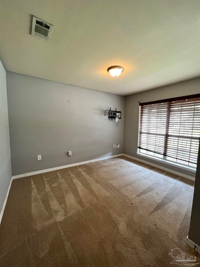 Building Photo - 4187 Roosevelt Way