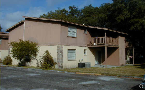 Building Photo - Tampa Commons