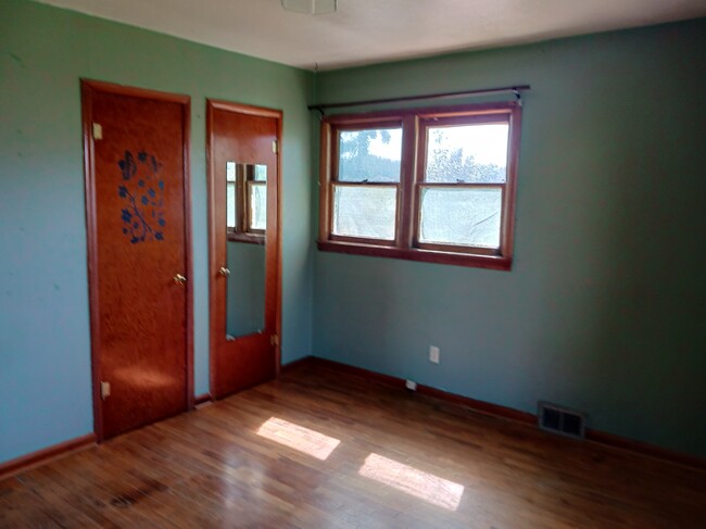 Main floor bedroom 1 - 904 Garden Homes Dr