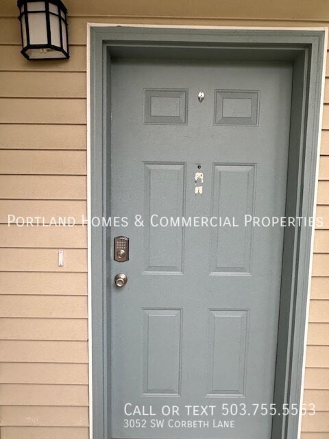 Building Photo - 3052 SW Corbeth Ln