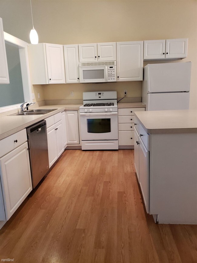Building Photo - 2 br, 2 bath Condo - 2553 120th Ave