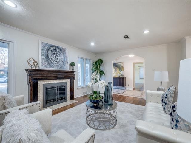 Building Photo - 6106 Meadow Crest Dr
