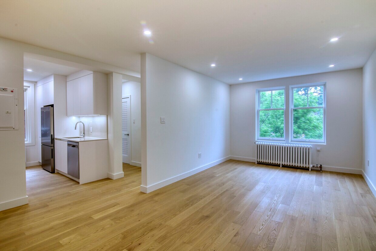 Primary Photo - 4557 Rue Sherbrooke O