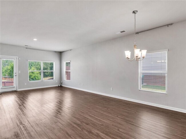 Building Photo - 142 Sunland Blvd