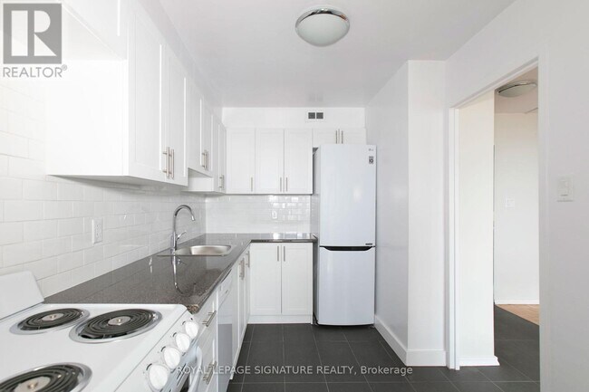 Photo du bâtiment - 6200 Bathurst St