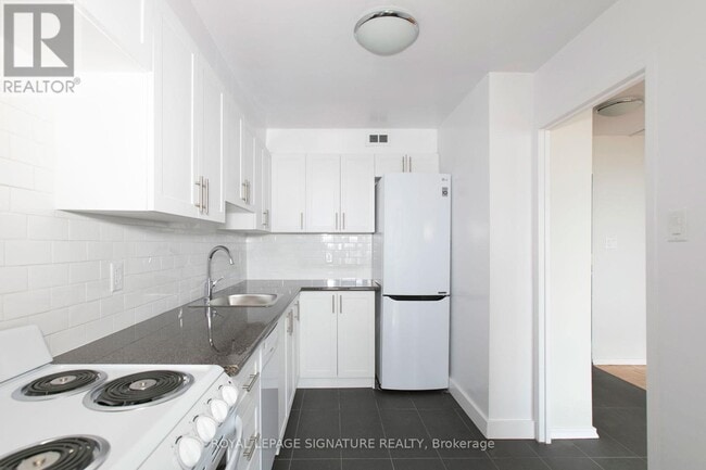 Photo du bâtiment - 6200 Bathurst St