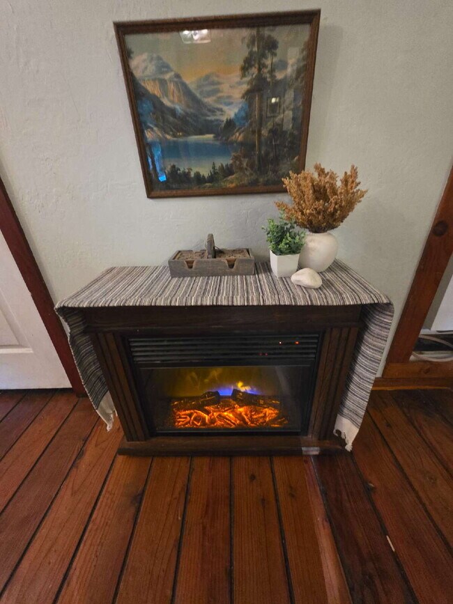 Building Photo - The Carriage House – Furnished Two Bedroom...