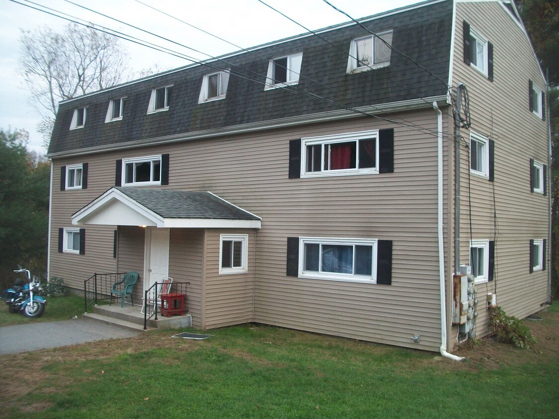 296 CT171, Woodstock, CT 06281 Apartments in Woodstock, CT