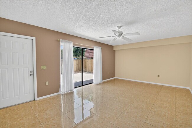 Building Photo - 413 Buttonwood Ln