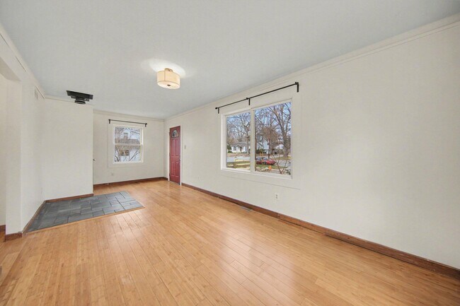 Foto del edificio - 808 E Cross St