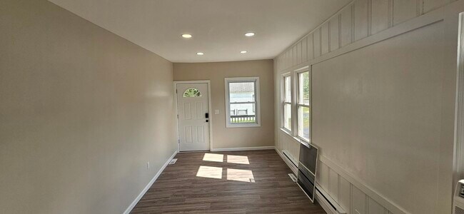 Foto del edificio - 308 Pennington Ave
