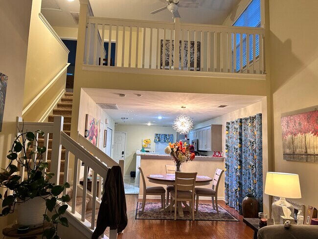 Foto del edificio - 324 Gallery Way