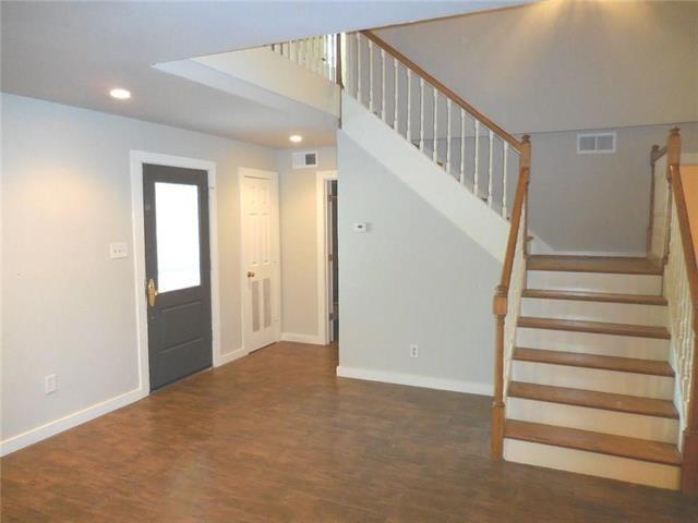 Building Photo - 1722 Stonegate Dr
