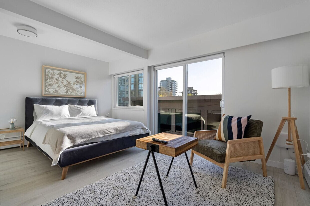 Photo principale - 1550 W 11th Ave
