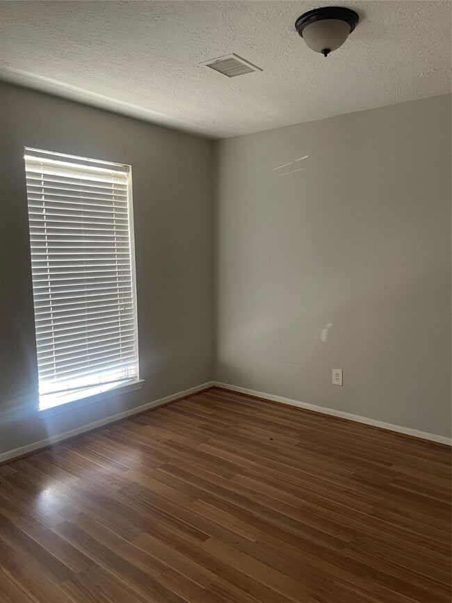 Building Photo - 3607 Nutwood Ln