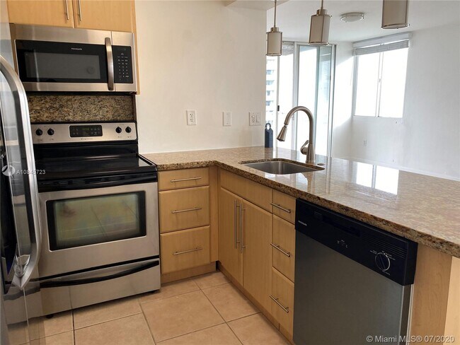 Building Photo - 850 N Miami Ave W-1609 Miami Fl 33136